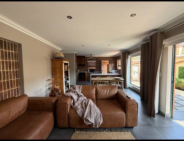 3 BEDROOM SECTIONAL TITLE FOR SALE IN MEYERSDAL
